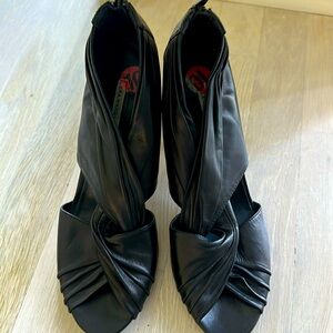 Hi heel beautiful black shoes